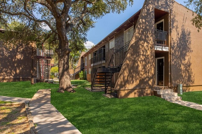 Primary Photo - Green Oaks at Medical Apartments