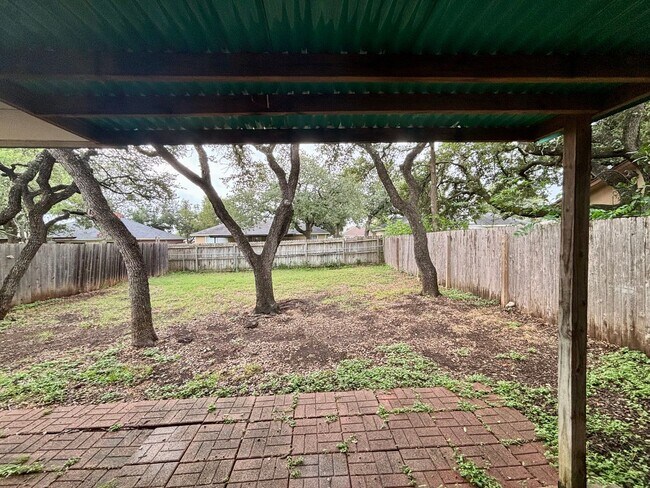 Building Photo - Lone Star