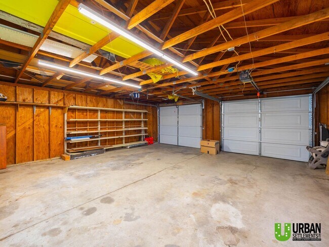 Building Photo - 3104 W Heroy Ave