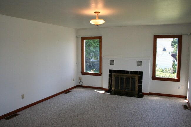 Building Photo - 1509 7th St