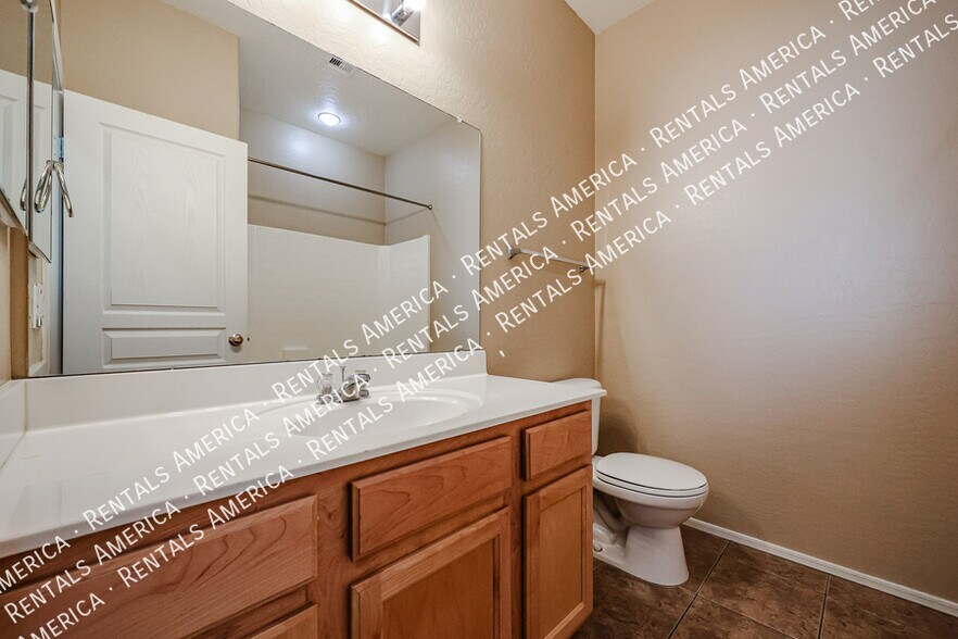 Building Photo - 1225 N 36th St