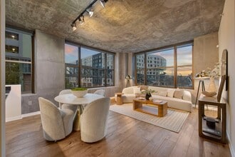 Building Photo - 2 Bed/2 Bath Luxury Condo at The Bond