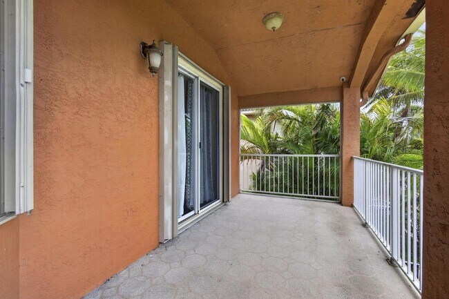 Building Photo - 1724 Annandale Cir