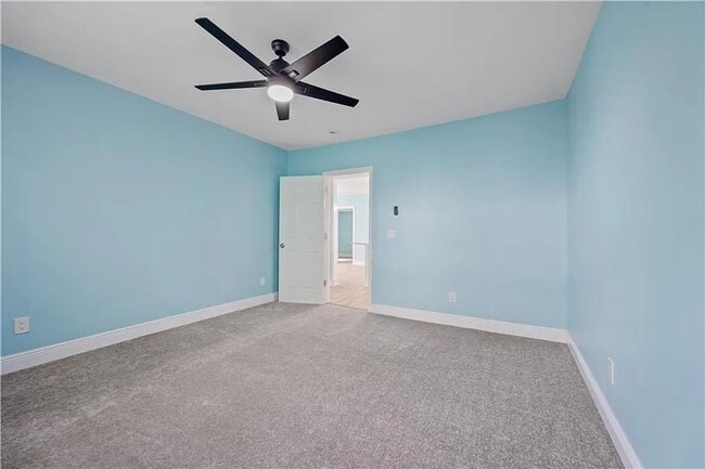 Building Photo - Move In by 5/1 & Save $500 OFF MAY Rent — Fully Renovated Gem!!!