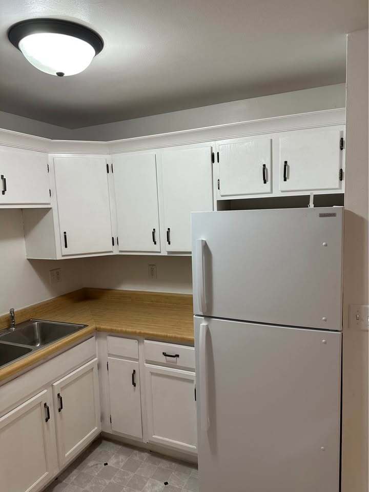 Building Photo - 212 Logan St