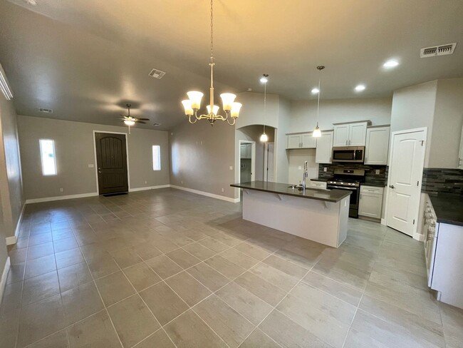 Building Photo - Beautiful 3 Bedroom Home in Gated Community!