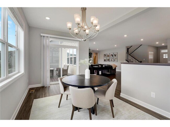 Building Photo - 6332 Apple Ct