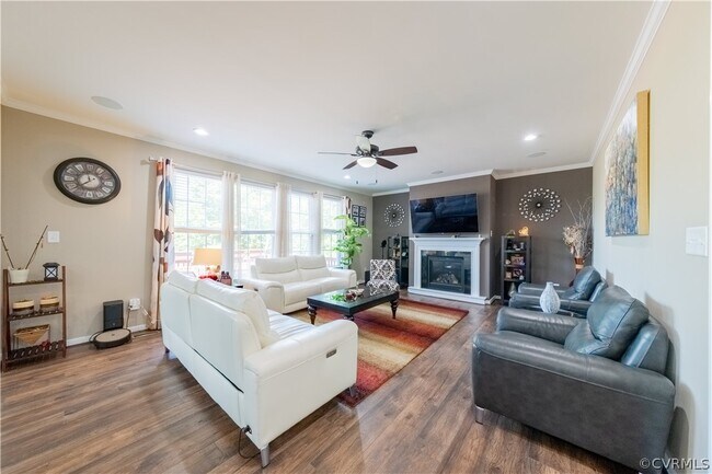 Building Photo - 9535 Thornecrest Dr