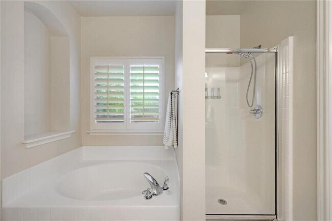 Building Photo - 2605 Tumbling River Dr