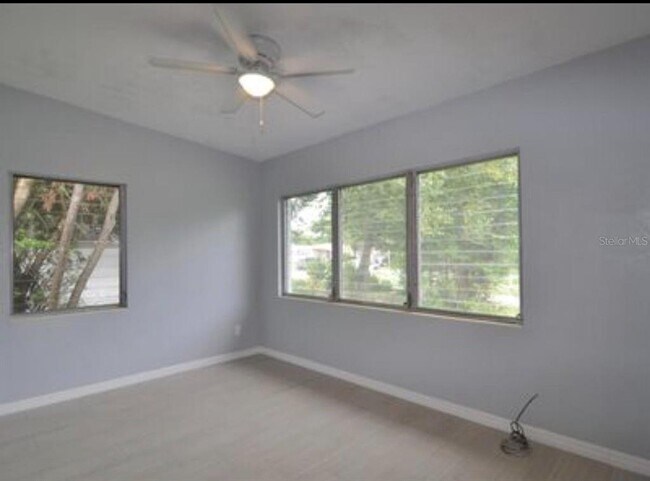 Building Photo - 1332 Hillcrest Dr