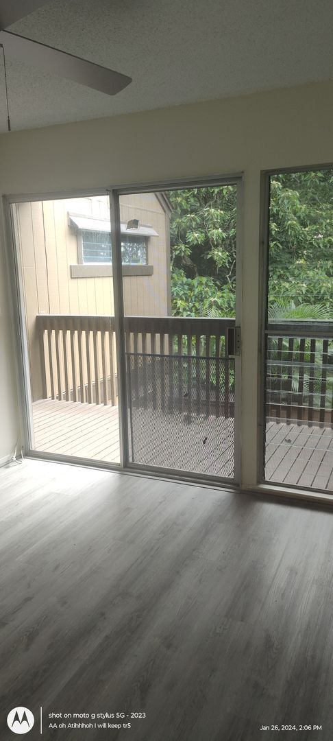 Building Photo - Beautiful 4 bed/ 2 bath/ 2 parking In Kaneohe