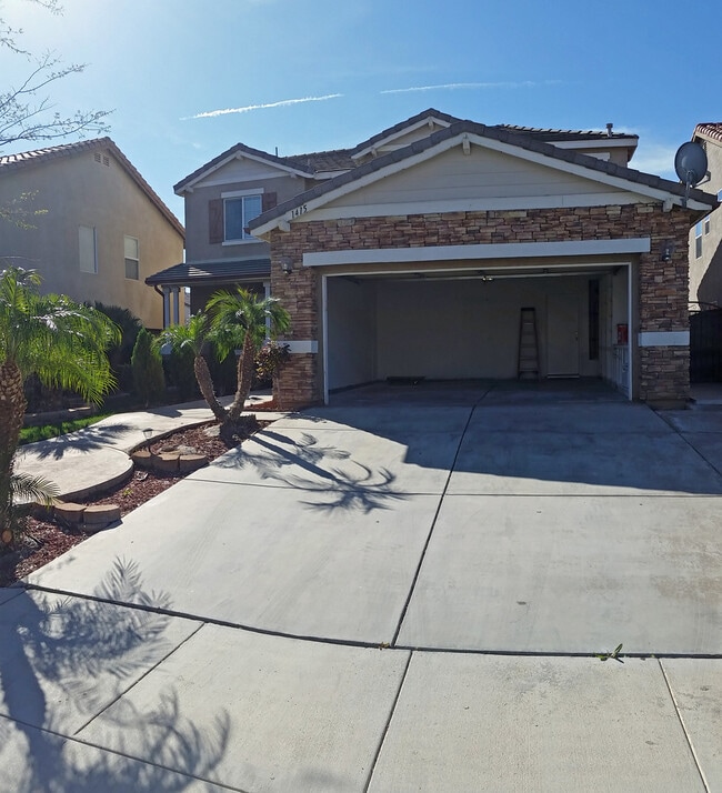 Building Photo - Beauty in the Details - 3 Bedroom / 2.5 Bathroom Home in Perris