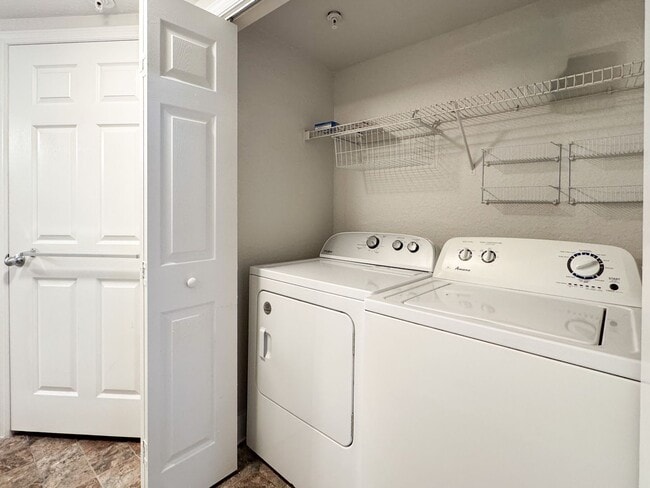 Building Photo - The Grande Downtown - Spacious 1 Bedroom Corner Unit AVAILABLE NOW!