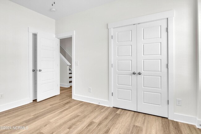 Building Photo - 7008 Crew Dr