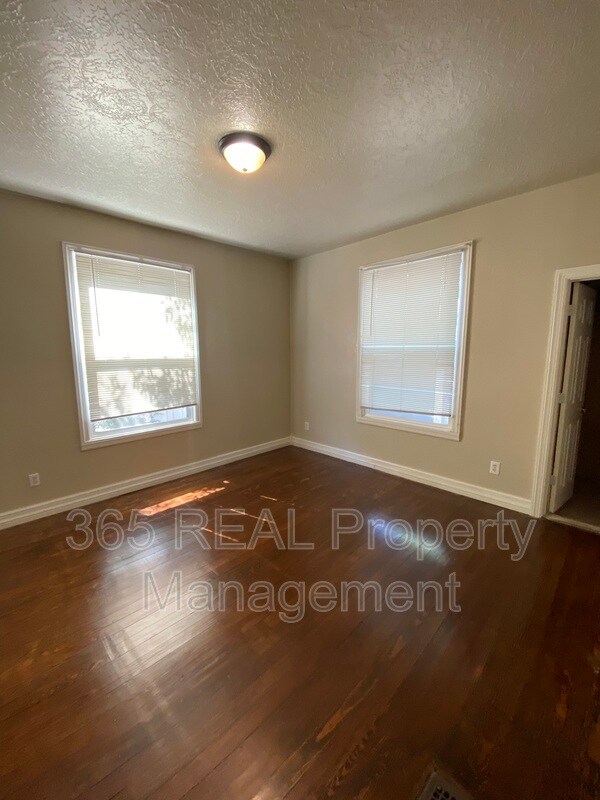 Building Photo - 1431 11 Street, Unit A