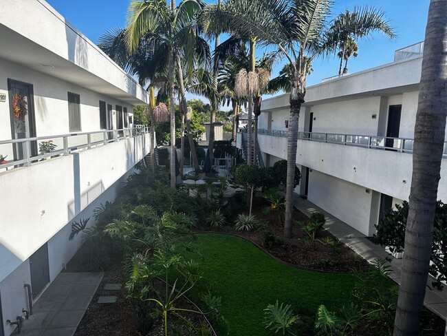 Building Photo - Carlsbad Village  Furnished 2 bedroom/2 ba...