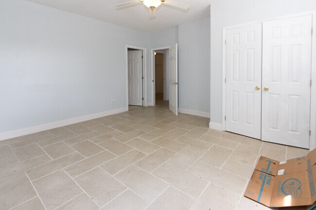 Building Photo - 5485 Forest Falls Dr