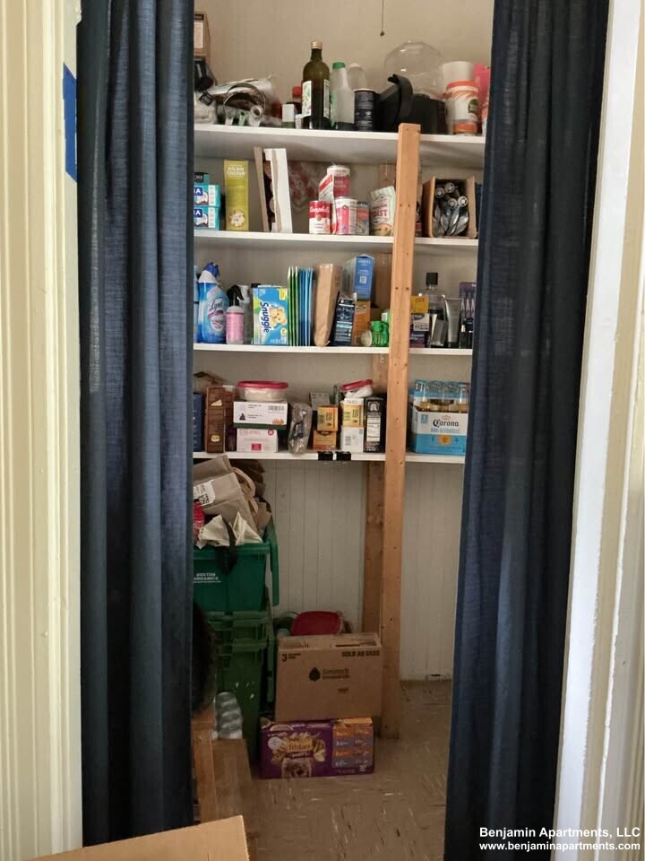 Building Photo - 74 Aldie St