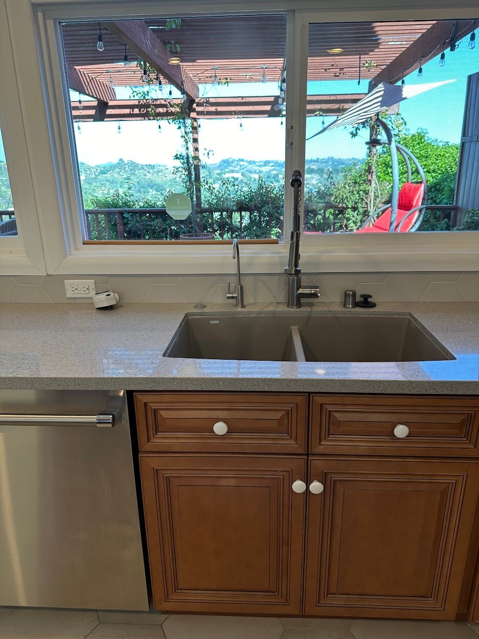 Building Photo - 10136 Hollow Glen Cir