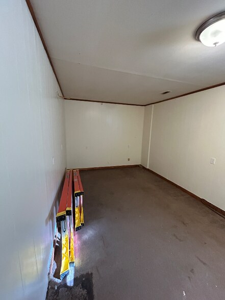 Building Photo - 2867 New Clinton Rd