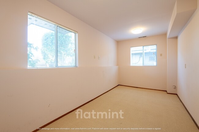 Building Photo - 4444 29th Ave W