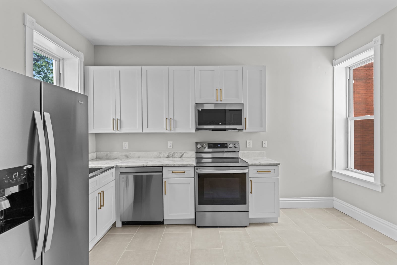 Kitchen - 3520 Iowa Ave