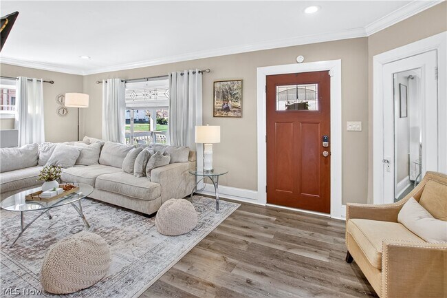 Building Photo - 10903 Parkhurst Dr