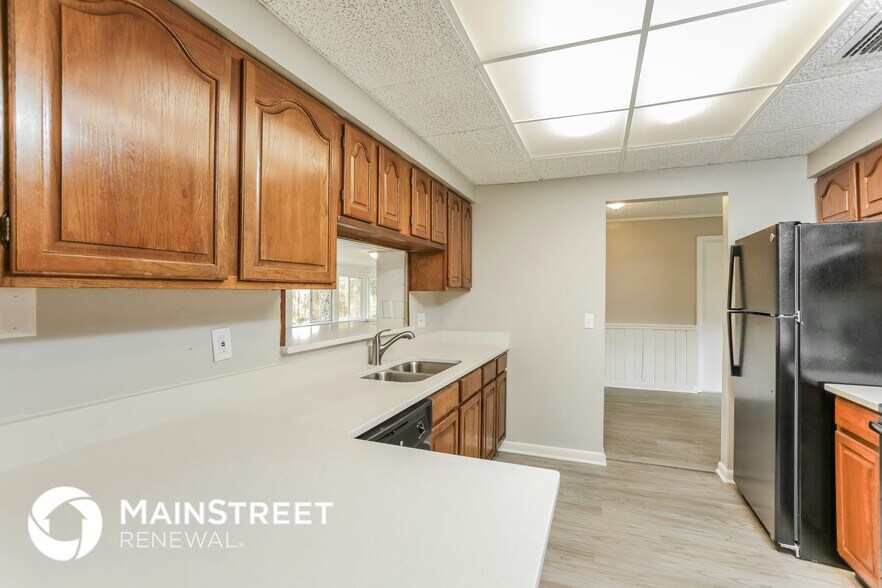Building Photo - 200 Odham Dr