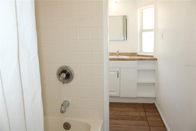 Building Photo - 3316 26th St W