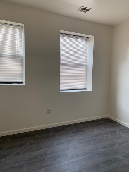 Building Photo - 227 Park Ave