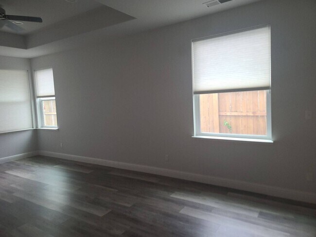 Building Photo - 3342 Freshwater Crk