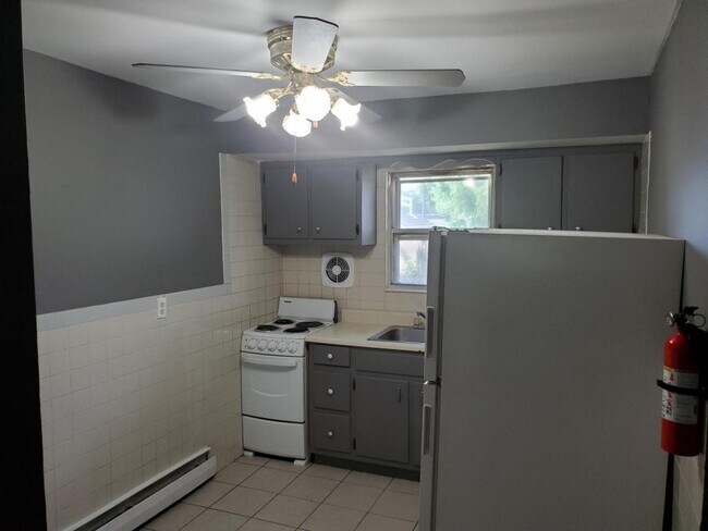 Building Photo - 16 Hancock St