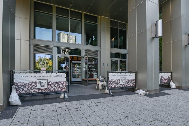 Building Photo - 800 Jackson St