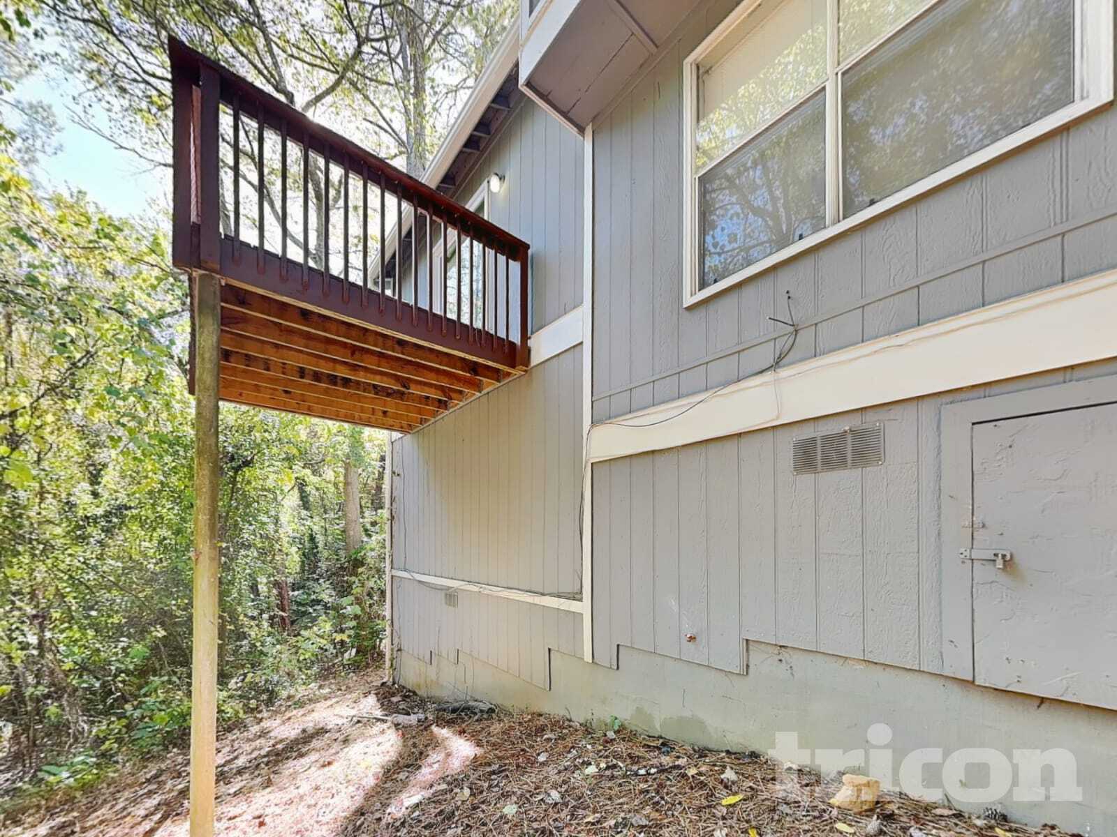 Building Photo - 2755 Wildflower Ln SW