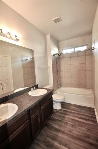 Building Photo - 1114 Story Book Ln