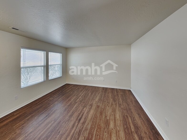 Building Photo - 1934 S 725 E