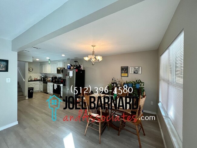 Building Photo - Available Mid July: Just steps Away from Campus and Frisbee Golf Course