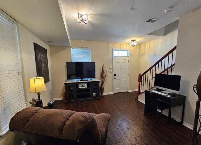 Building Photo - 4511 Foster Ave