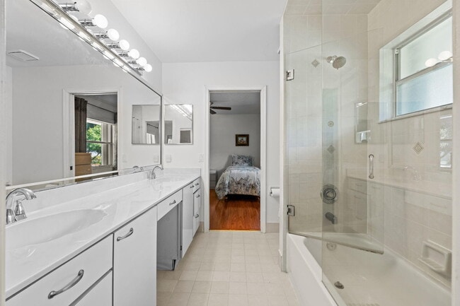 Building Photo - 15495 Rolling Meadows Cir