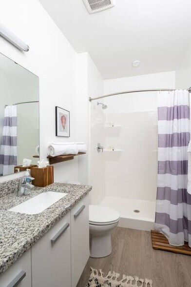 Building Photo - 211 W Mineral St