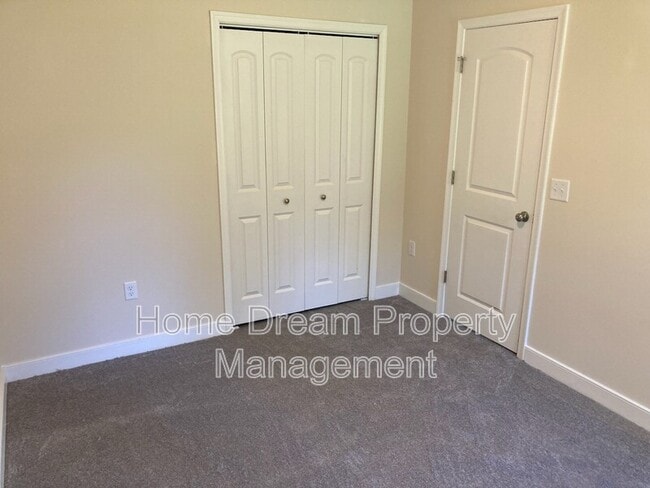 Building Photo - 351 Rolando Dr