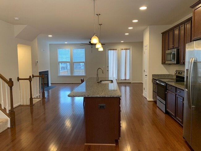 Building Photo - 116 Sequoia Dr