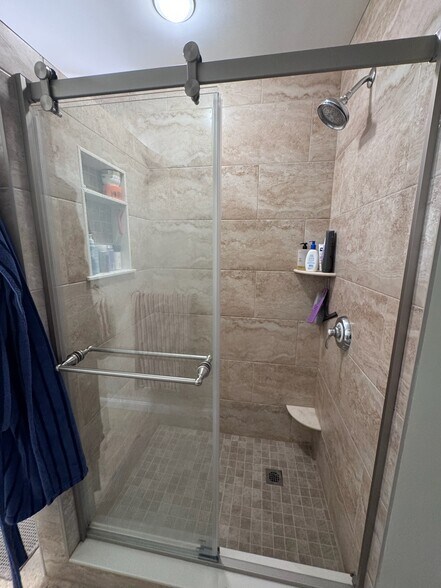 Building Photo - 127 Heath St