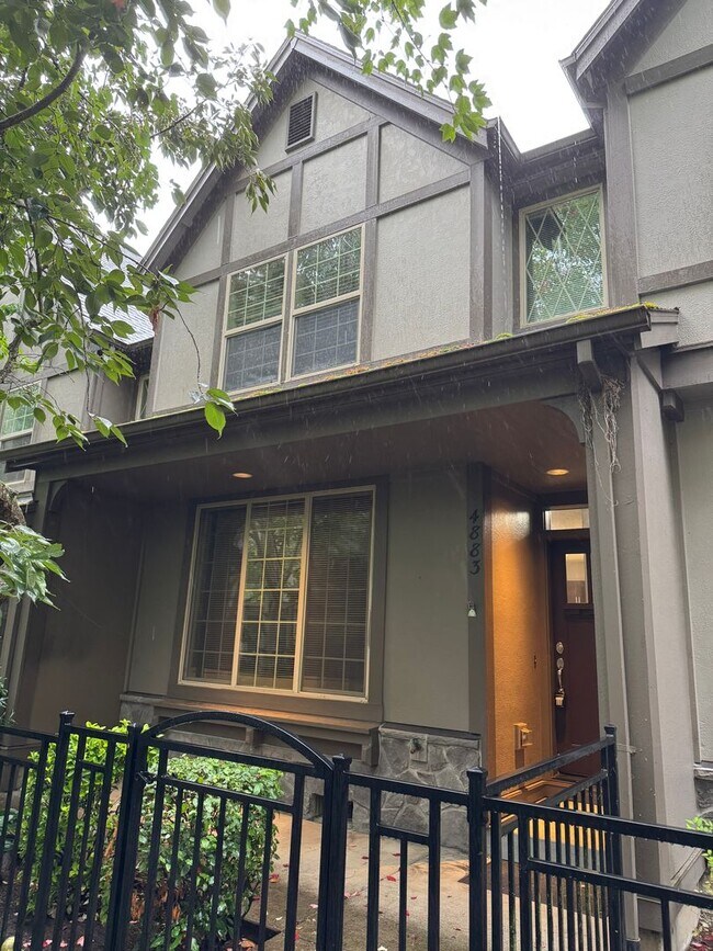Building Photo - Beautiful 2br/2.5ba Townhome in Arbor Parc...