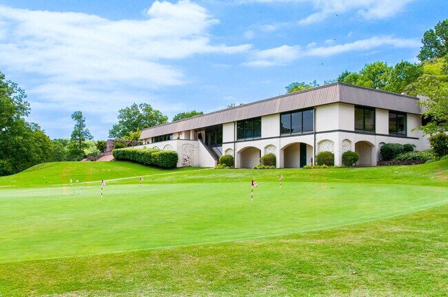 Building Photo - Stunning 3BR/2BA home in the desirable Temple Hills Golf Community!