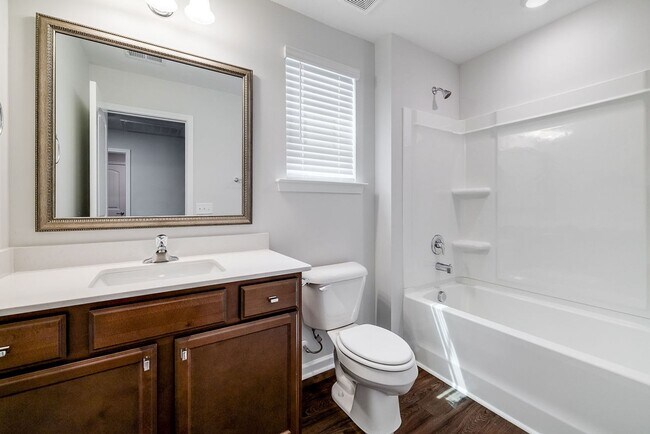 Building Photo - 4 bed, 2.5 bathroom spacious home in Pooler!