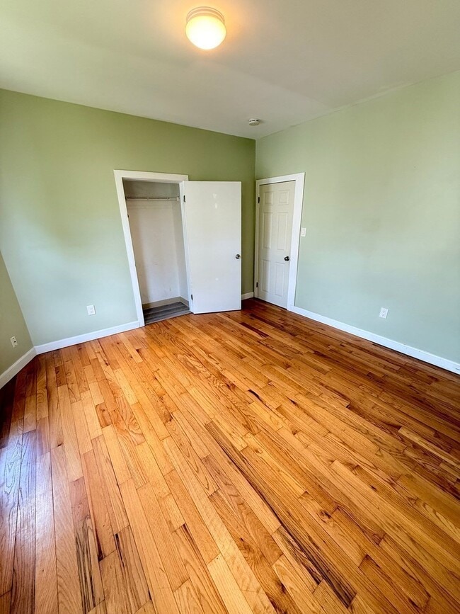 Building Photo - 154 Stanwood St