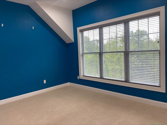 Building Photo - 40 Copper Square Dr