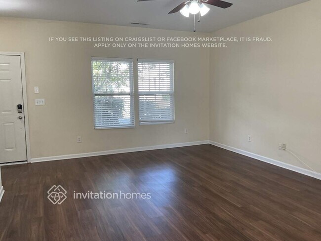 Building Photo - 1052 Sapphire Dr