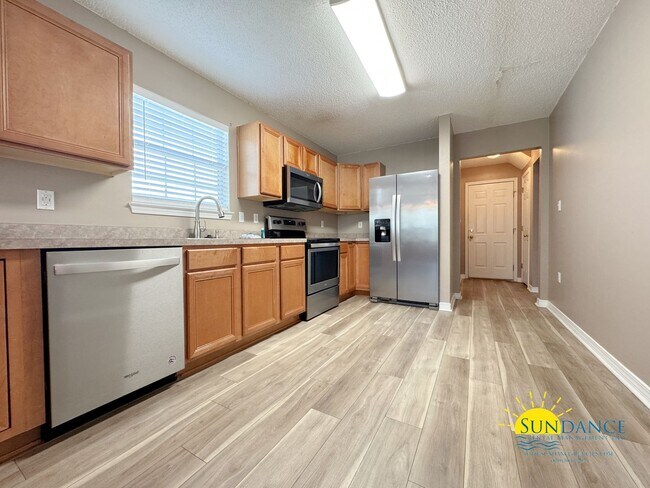 Building Photo - Stylishly Updated 3BR Home Minutes from Destin Harbor & Henderson Beach!